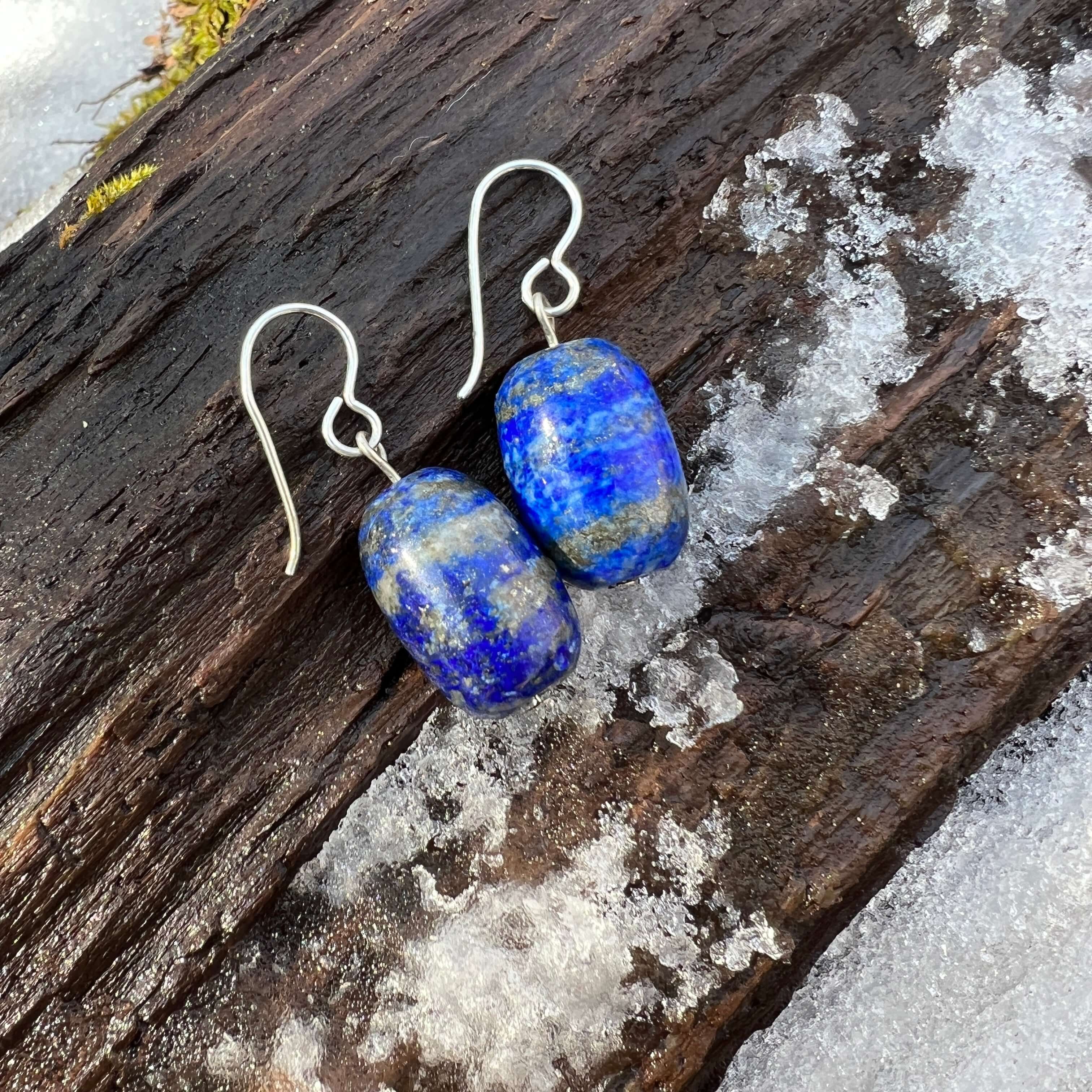 Lapis Lazuli Earrings These earrings are made with high-quality Lapis Lazuli gemstones which bring wisdom to the wearer. Zodiac: Sagittarius and Libra Chakras: Third Eye, Crown, and Throat Lapis stimulates wisdom and good judgement, increasing one's desir