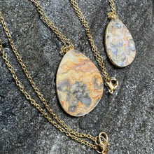 Load image into Gallery viewer, Crazy Lace Agate Slice Necklace

