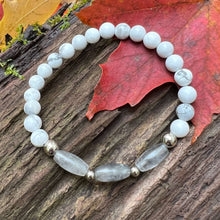 Load image into Gallery viewer, Cloud Quartz Howlite Bracelet
