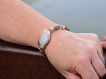 Load image into Gallery viewer, Agate Focal Bracelet
