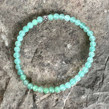 Load image into Gallery viewer, Green Aventurine Bead Bracelet This bracelet is made with high-quality Green Aventurine stones which bring comfort and protection to the wearer. Zodiac Signs: Virgo and Taurus. Chakra: Heart. Handmade with authentic crystals and gemstones in Minneapolis,
