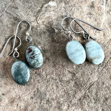 Load image into Gallery viewer, Cat&#39;s Eye Earrings
